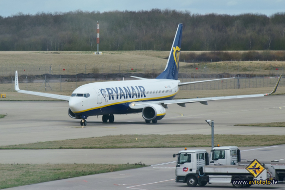 Boeing 737-8AS